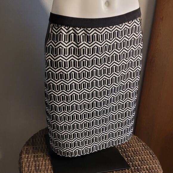 Raffaella Stretch Textured Pencil Skirt M Graphic Pull On Faux Leather Career - Picture 3 of 9